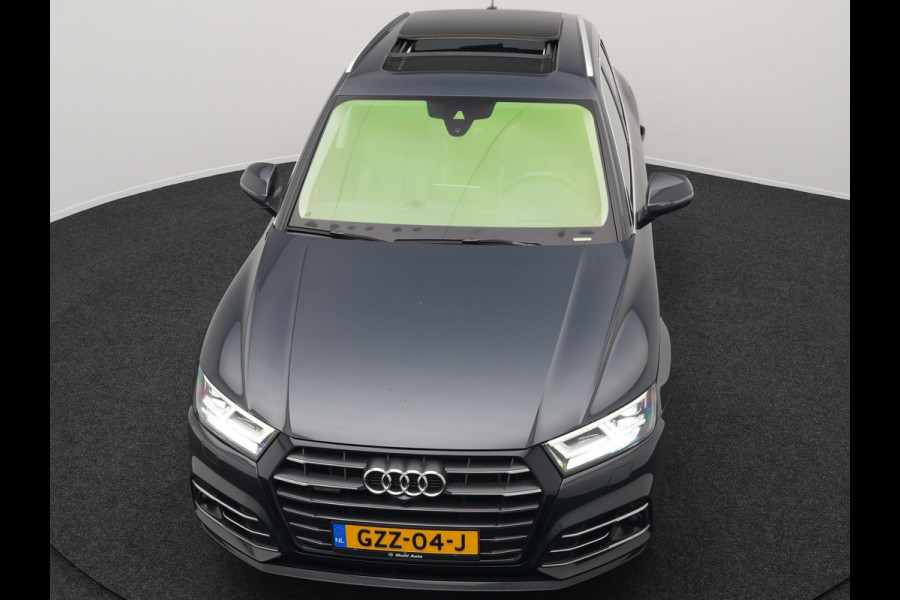 Audi Q5 55 TFSI e Quattro S Line Plug In Hybrid 367pk Dealer O.H PHEV | Luchtvering | Trekhaak af Fabriek | Panodak | Adaptive Cruise | Lederen Sportstoelen Massage & Memory | Head Up | 360 Camera | Keyless | Navigatie | DAB |