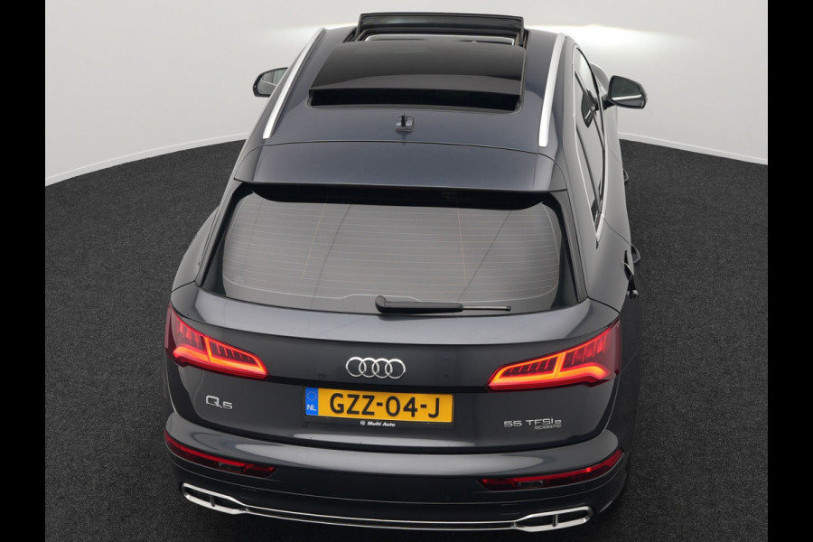 Audi Q5 55 TFSI e Quattro S Line Plug In Hybrid 367pk Dealer O.H PHEV | Luchtvering | Trekhaak af Fabriek | Panodak | Adaptive Cruise | Lederen Sportstoelen Massage & Memory | Head Up | 360 Camera | Keyless | Navigatie | DAB |