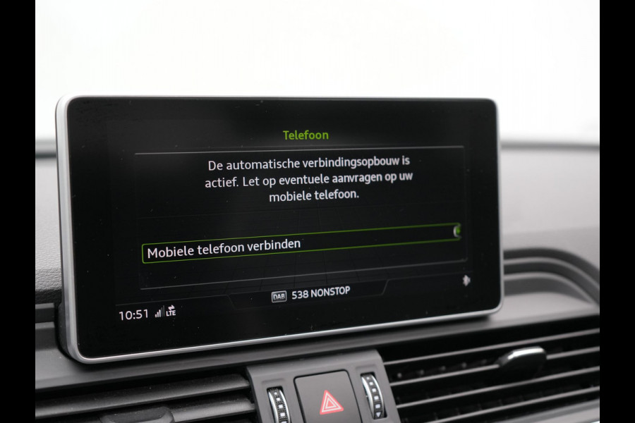 Audi Q5 55 TFSI e Quattro S Line Plug In Hybrid 367pk Dealer O.H PHEV | Luchtvering | Trekhaak af Fabriek | Panodak | Adaptive Cruise | Lederen Sportstoelen Massage & Memory | Head Up | 360 Camera | Keyless | Navigatie | DAB |