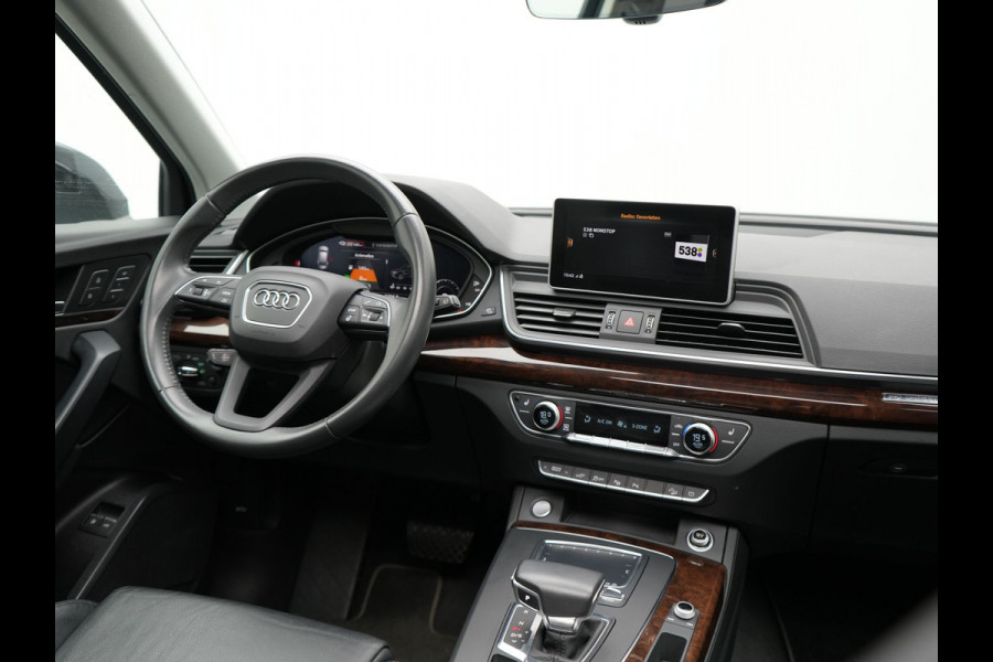 Audi Q5 55 TFSI e Quattro S Line Plug In Hybrid 367pk Dealer O.H PHEV | Luchtvering | Trekhaak af Fabriek | Panodak | Adaptive Cruise | Lederen Sportstoelen Massage & Memory | Head Up | 360 Camera | Keyless | Navigatie | DAB |