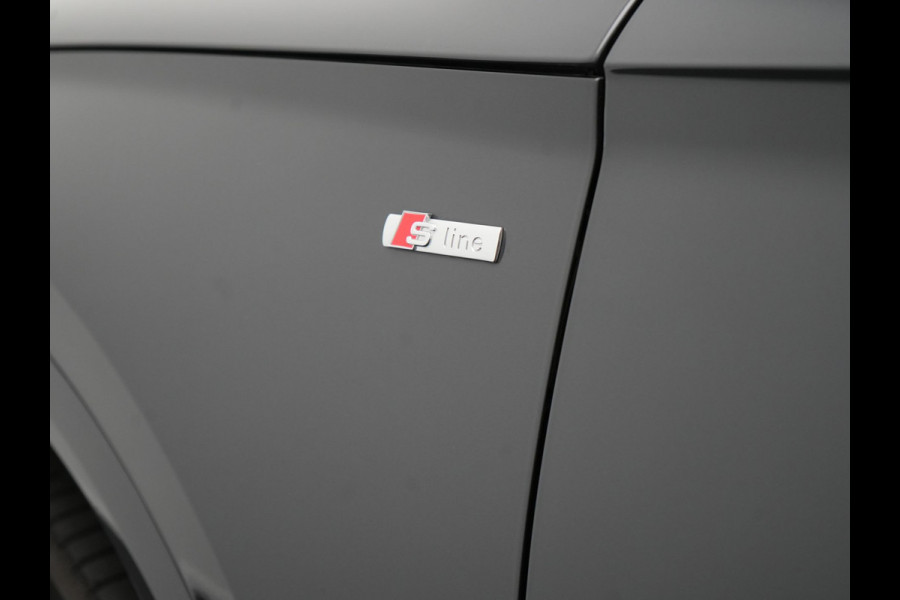 Audi Q5 55 TFSI e Quattro S Line Plug In Hybrid 367pk Dealer O.H PHEV | Luchtvering | Trekhaak af Fabriek | Panodak | Adaptive Cruise | Lederen Sportstoelen Massage & Memory | Head Up | 360 Camera | Keyless | Navigatie | DAB |