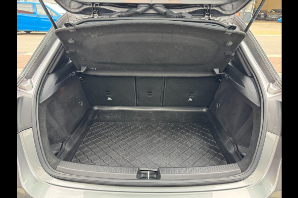 Mercedes-Benz A200 AUT LED Sfeer Camera Leder Widescreen PDC
