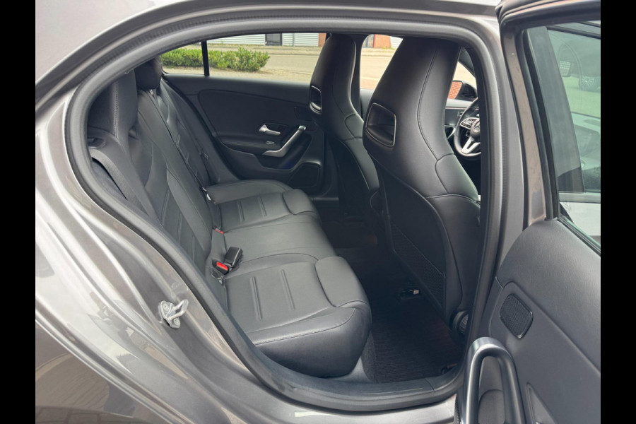 Mercedes-Benz A200 AUT LED Sfeer Camera Leder Widescreen PDC