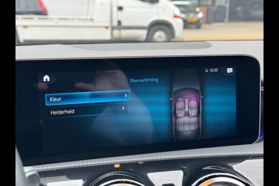 Mercedes-Benz A200 AUT LED Sfeer Camera Leder Widescreen PDC