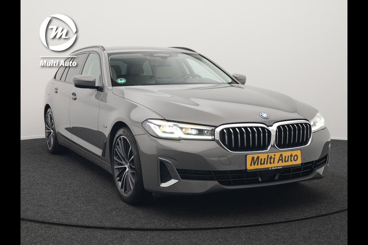 BMW 5 Serie Touring 530e High Executive Plug In Hybrid 293pk Dealer O.H PHEV | Lederen Comfortzetels Massage & Memory | Adaptive Cruise | Head Up | 19"L.M | Harman Kardon | Apple Carplay | Sfeerverlichting | Camera |