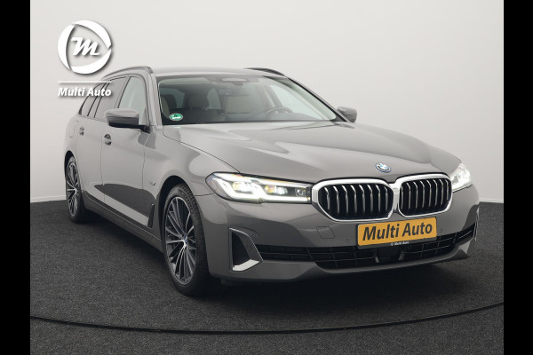 BMW 5 Serie Touring 530e High Executive Plug In Hybrid 293pk Dealer O.H PHEV | Lederen Comfortzetels Massage & Memory | Adaptive Cruise | Head Up | 19"L.M | Harman Kardon | Apple Carplay | Sfeerverlichting | Camera |