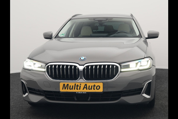 BMW 5 Serie Touring 530e High Executive Plug In Hybrid 293pk Dealer O.H PHEV | Lederen Comfortzetels Massage & Memory | Adaptive Cruise | Head Up | 19"L.M | Harman Kardon | Apple Carplay | Sfeerverlichting | Camera |