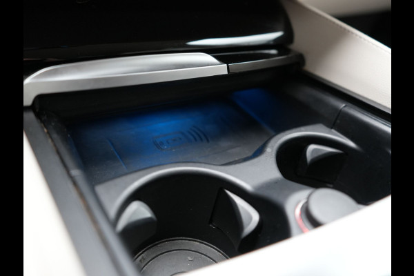 BMW 5 Serie Touring 530e High Executive Plug In Hybrid 293pk Dealer O.H PHEV | Lederen Comfortzetels Massage & Memory | Adaptive Cruise | Head Up | 19"L.M | Harman Kardon | Apple Carplay | Sfeerverlichting | Camera |