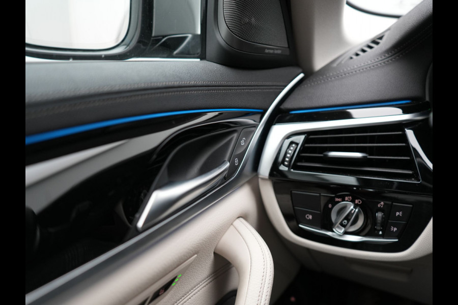 BMW 5 Serie Touring 530e High Executive Plug In Hybrid 293pk Dealer O.H PHEV | Lederen Comfortzetels Massage & Memory | Adaptive Cruise | Head Up | 19"L.M | Harman Kardon | Apple Carplay | Sfeerverlichting | Camera |