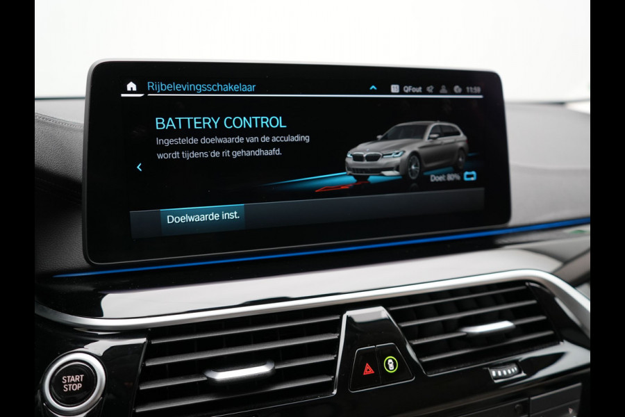BMW 5 Serie Touring 530e High Executive Plug In Hybrid 293pk Dealer O.H PHEV | Lederen Comfortzetels Massage & Memory | Adaptive Cruise | Head Up | 19"L.M | Harman Kardon | Apple Carplay | Sfeerverlichting | Camera |