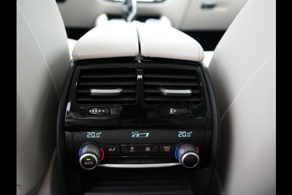 BMW 5 Serie Touring 530e High Executive Plug In Hybrid 293pk Dealer O.H PHEV | Lederen Comfortzetels Massage & Memory | Adaptive Cruise | Head Up | 19"L.M | Harman Kardon | Apple Carplay | Sfeerverlichting | Camera |