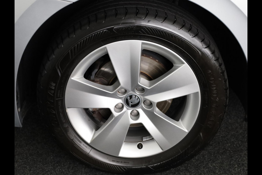 Škoda SCALA 1.0 TSI Ambition 110 pk | Navigatie via App | Parkeersensoren achter | Cruise control | LED koplampen | Apple Carplay/Android Auto |