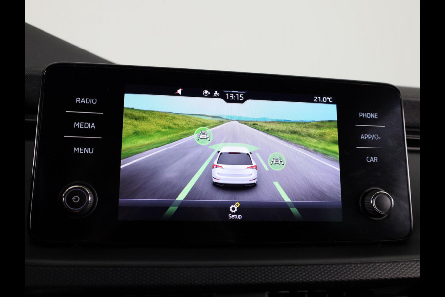 Škoda SCALA 1.0 TSI Ambition 110 pk | Navigatie via App | Parkeersensoren achter | Cruise control | LED koplampen | Apple Carplay/Android Auto |