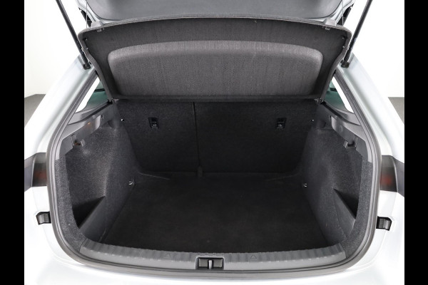 Škoda SCALA 1.0 TSI Ambition 110 pk | Navigatie via App | Parkeersensoren achter | Cruise control | LED koplampen | Apple Carplay/Android Auto |