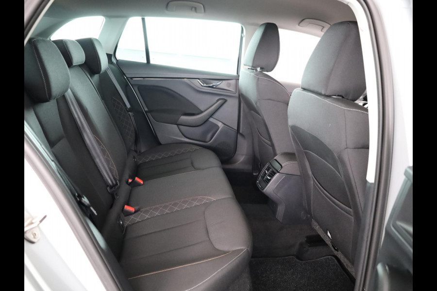 Škoda SCALA 1.0 TSI Ambition 110 pk | Navigatie via App | Parkeersensoren achter | Cruise control | LED koplampen | Apple Carplay/Android Auto |