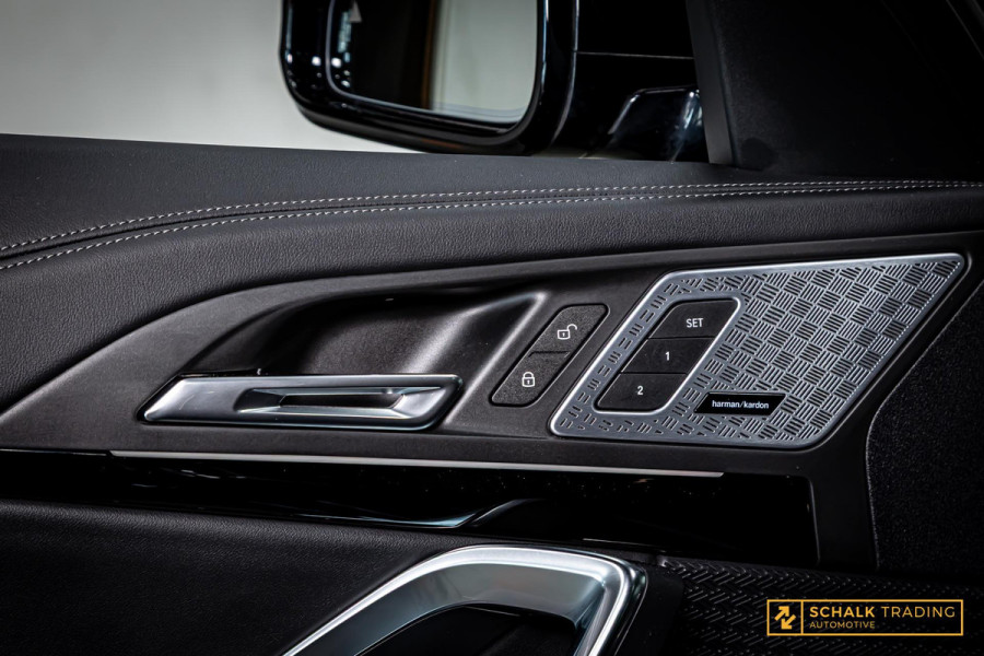 BMW X1 SDrive20i|M-sport|Pano|E-Trekhaak|HUD|H&K|E-stoel|Ful