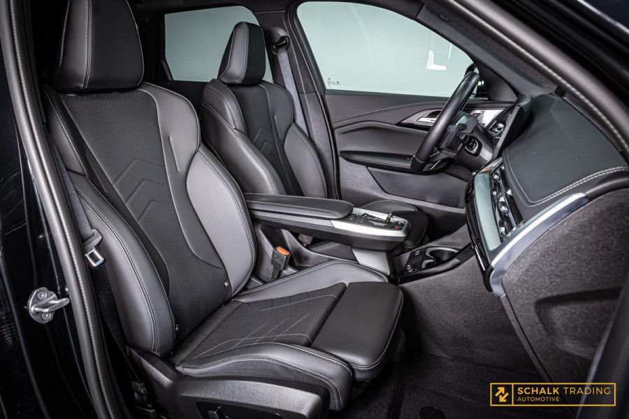 BMW X1 SDrive20i|M-sport|Pano|E-Trekhaak|HUD|H&K|E-stoel|Ful