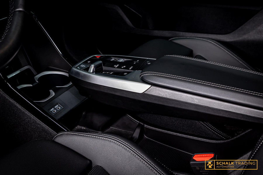 BMW X1 SDrive20i|M-sport|Pano|E-Trekhaak|HUD|H&K|E-stoel|Ful