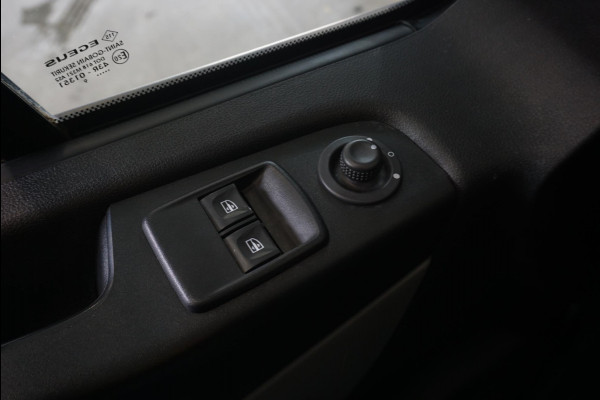 Renault Trafic 1.6 dCi 125 PK L2H1 Dubbele Cabine 6 Persoons Airco Bluetooth Cruise Control Navi PDC Trekhaak 2500 kg