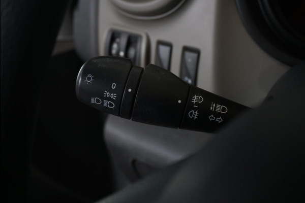 Renault Trafic 1.6 dCi 125 PK L2H1 Dubbele Cabine 6 Persoons Airco Bluetooth Cruise Control Navi PDC Trekhaak 2500 kg