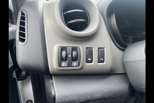 Renault Trafic 1.6 dCi 125 PK L2H1 Dubbele Cabine 6 Persoons Airco Bluetooth Cruise Control Navi PDC Trekhaak 2500 kg
