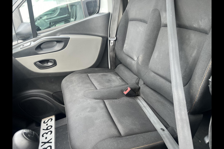 Renault Trafic 1.6 dCi 125 PK L2H1 Dubbele Cabine 6 Persoons Airco Bluetooth Cruise Control Navi PDC Trekhaak 2500 kg
