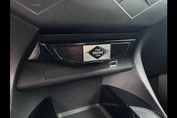 DS DS 3 Crossback 1.2 PureTech Business AUTOMAAT / PDC / CARPLAY / CRUISE CONTROL / ZEER FRAAI DESIGN / ECC / LMV DS DS 3 Crossback 1.2 PureTech Business AUTOMAAT / PDC / CARPLAY / CRUISE CONTROL / ZEER FRAAI DESIGN / ECC / LMV