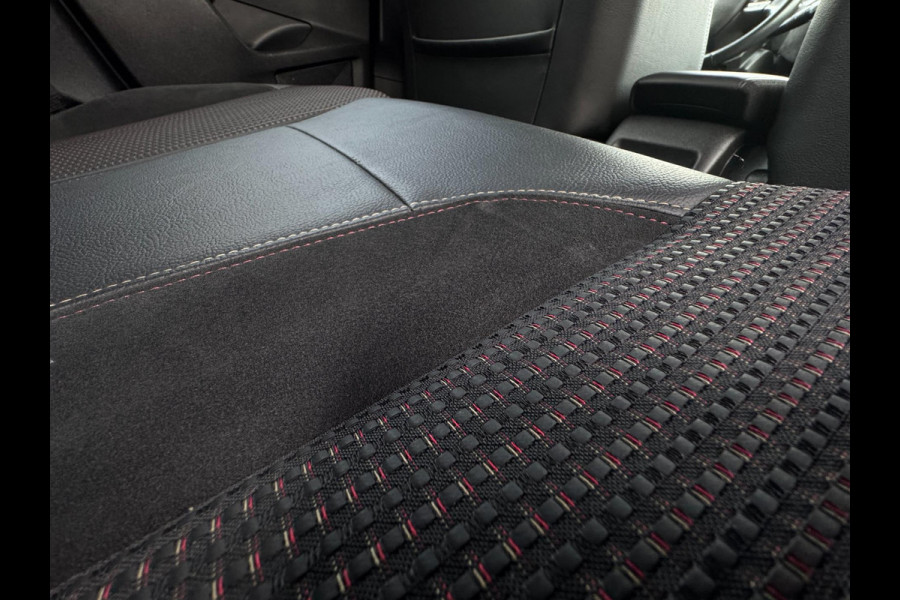 DS DS 3 Crossback 1.2 PureTech Business AUTOMAAT / PDC / CARPLAY / CRUISE CONTROL / ZEER FRAAI DESIGN / ECC / LMV DS DS 3 Crossback 1.2 PureTech Business AUTOMAAT / PDC / CARPLAY / CRUISE CONTROL / ZEER FRAAI DESIGN / ECC / LMV