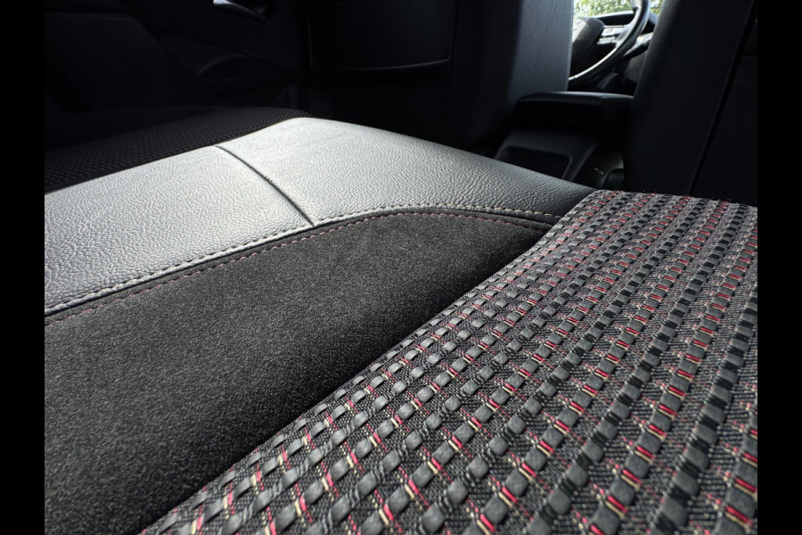 DS DS 3 Crossback 1.2 PureTech Business AUTOMAAT / PDC / CARPLAY / CRUISE CONTROL / ZEER FRAAI DESIGN / ECC / LMV DS DS 3 Crossback 1.2 PureTech Business AUTOMAAT / PDC / CARPLAY / CRUISE CONTROL / ZEER FRAAI DESIGN / ECC / LMV