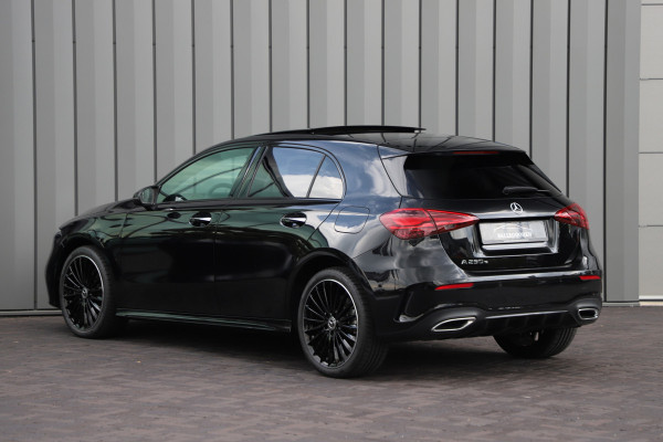 Mercedes-Benz A-Klasse 250 e AMG Aut8 | 218PK | Pano | Sfeerverlichting | Stoelverwarming | Keyles-go | Multi-beam | 2023.