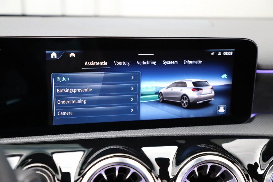 Mercedes-Benz A-Klasse 250 e AMG Aut8 | 218PK | Pano | Sfeerverlichting | Stoelverwarming | Keyles-go | Multi-beam | 2023.