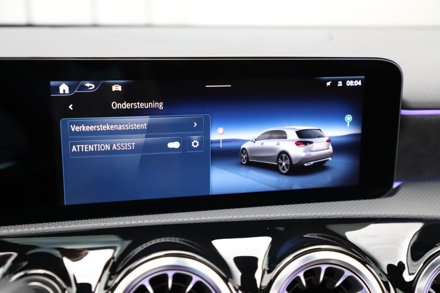 Mercedes-Benz A-Klasse 250 e AMG Aut8 | 218PK | Pano | Sfeerverlichting | Stoelverwarming | Keyles-go | Multi-beam | 2023.