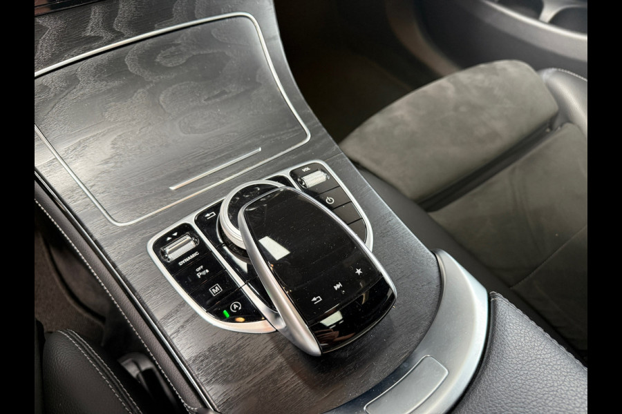 Mercedes-Benz GLC Coupé 250 4MATIC AMG | Alcantara | Camera | Navi | Schuifdak | Trekhaak | Mooie auto