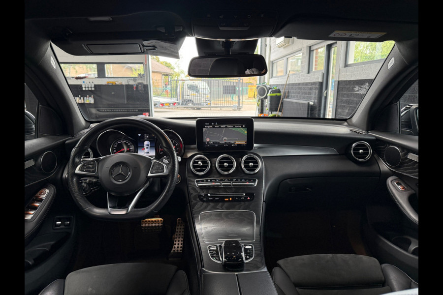 Mercedes-Benz GLC Coupé 250 4MATIC AMG | Alcantara | Camera | Navi | Schuifdak | Trekhaak | Mooie auto