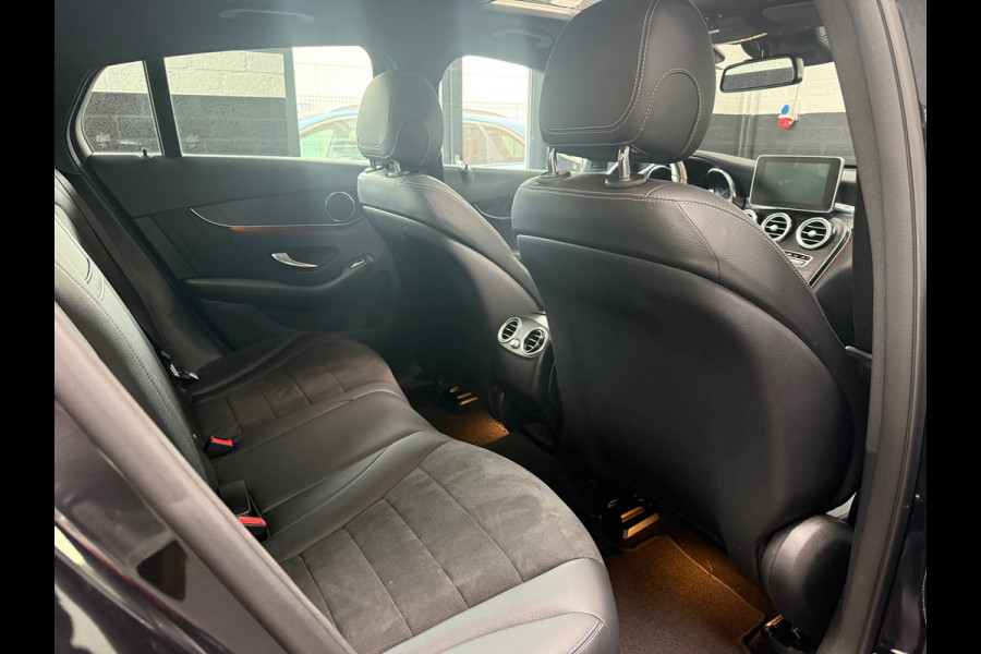 Mercedes-Benz GLC Coupé 250 4MATIC AMG | Alcantara | Camera | Navi | Schuifdak | Trekhaak | Mooie auto