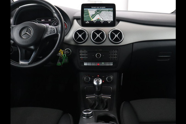 Mercedes-Benz B-Klasse 180 Ambition | Trekhaak | Half leder | Navigatie | Park Assist | Full LED | Bluetooth | Cruise control | Airco | 17'' lichtmetalen velgen