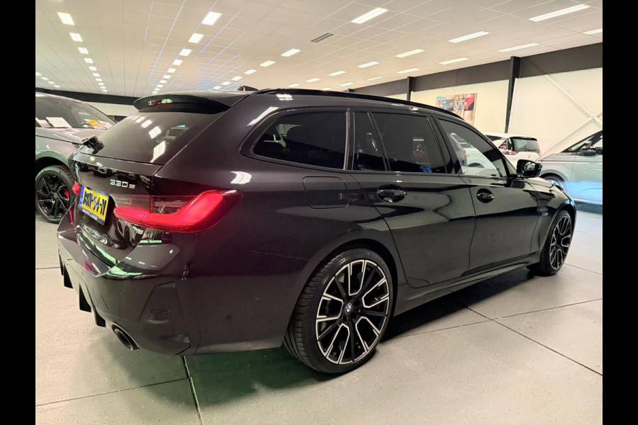 BMW 3 Serie Touring 330e M-SPORT BLACK-LINE 19'' FACELIFT/V-COCPIT/DAB/CARPLAY/STOEL-M/LED/CAM///