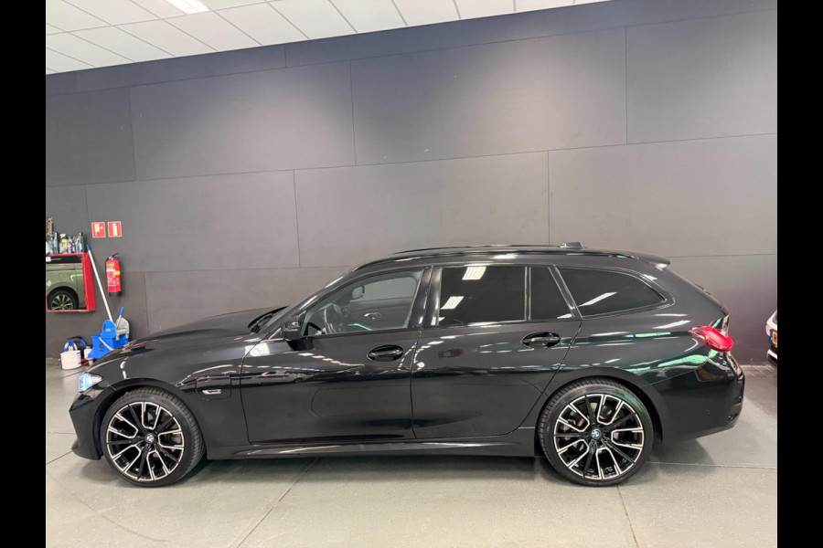 BMW 3 Serie Touring 330e M-SPORT BLACK-LINE 19'' FACELIFT/V-COCPIT/DAB/CARPLAY/STOEL-M/LED/CAM///