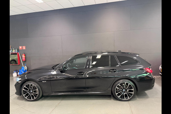 BMW 3 Serie Touring 330e M-SPORT BLACK-LINE 19'' FACELIFT/V-COCPIT/DAB/CARPLAY/STOEL-M/LED/CAM///