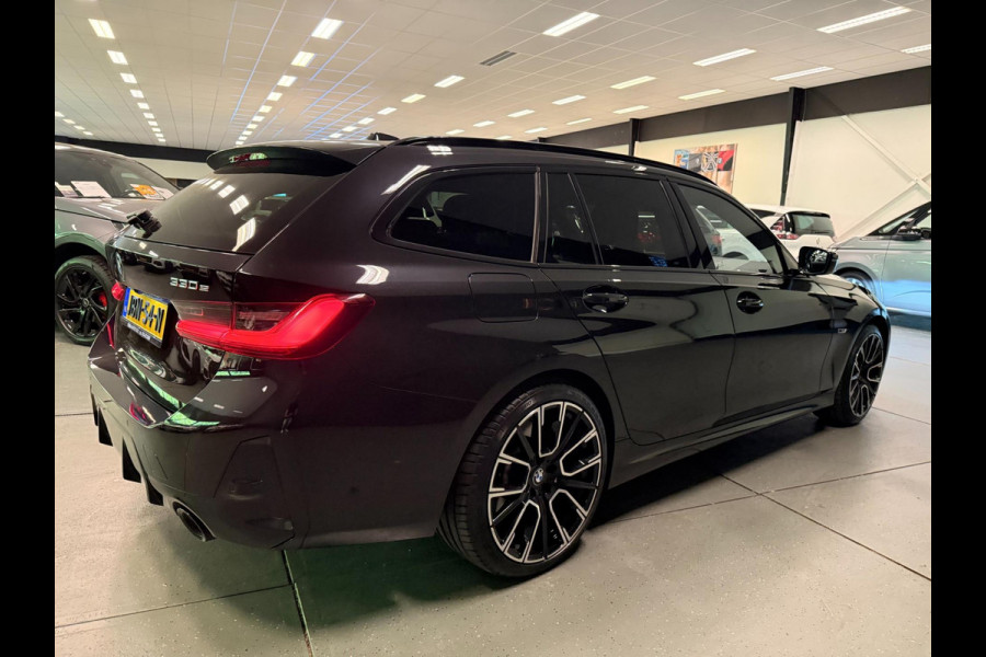 BMW 3 Serie Touring 330e M-SPORT BLACK-LINE 19'' FACELIFT/V-COCPIT/DAB/CARPLAY/STOEL-M/LED/CAM///