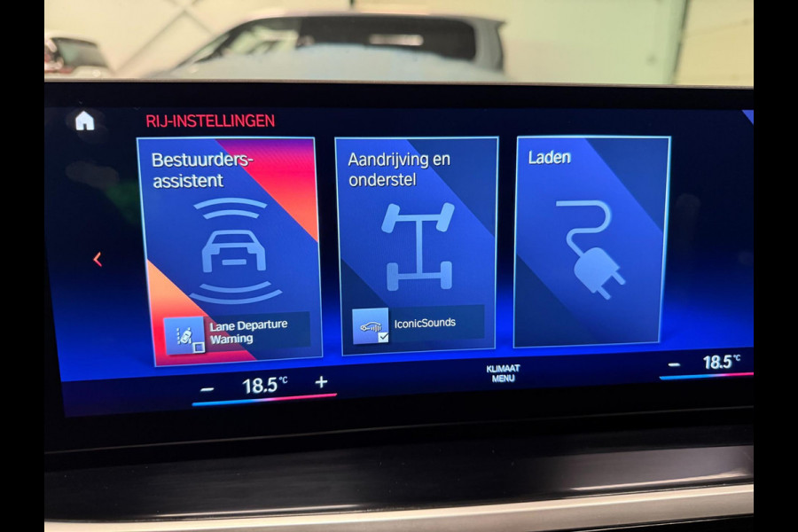 BMW 3 Serie Touring 330e M-SPORT BLACK-LINE 19'' FACELIFT/V-COCPIT/DAB/CARPLAY/STOEL-M/LED/CAM///