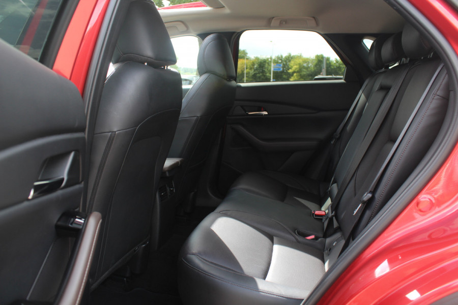 Mazda CX-30 2.0 e-SkyActiv-X M Hybrid Luxury / Schiufdak / Camera / Head-up / Leder / 18'' / Navigatie / Stoelverwarming / DAB / ACC
