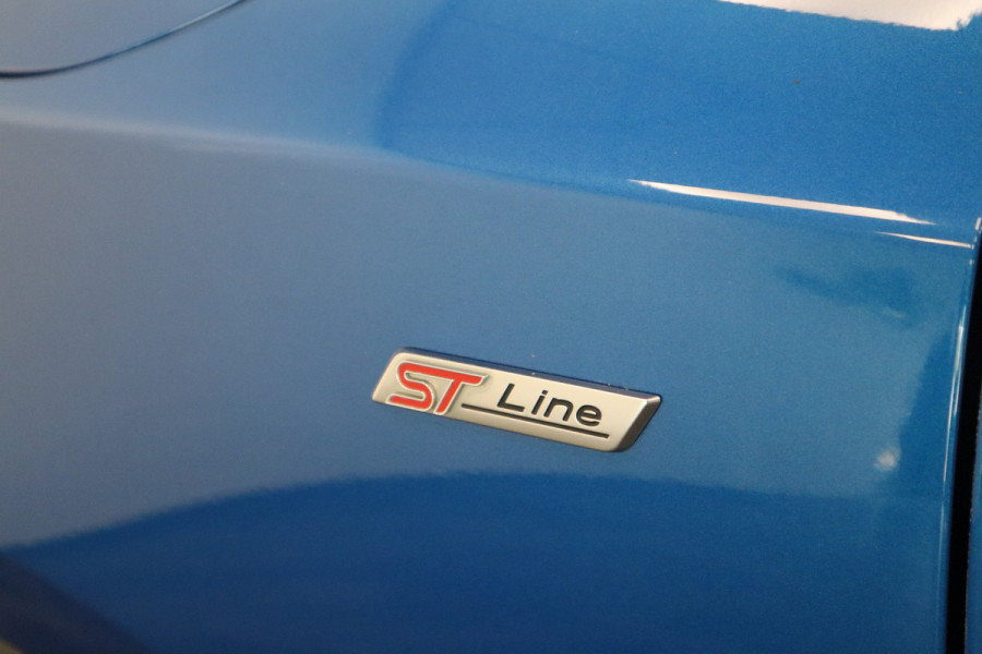 Ford Focus 1.0 EcoBoost ST Line Business CruiseControl Navigatie Laneassist 18''LM PDC