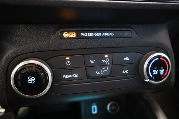 Ford Focus 1.0 EcoBoost ST Line Business CruiseControl Navigatie Laneassist 18''LM PDC