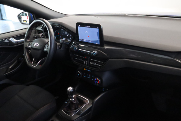 Ford Focus 1.0 EcoBoost ST Line Business CruiseControl Navigatie Laneassist 18''LM PDC
