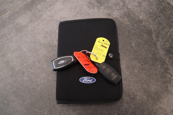 Ford Focus 1.0 EcoBoost ST Line Business CruiseControl Navigatie Laneassist 18''LM PDC