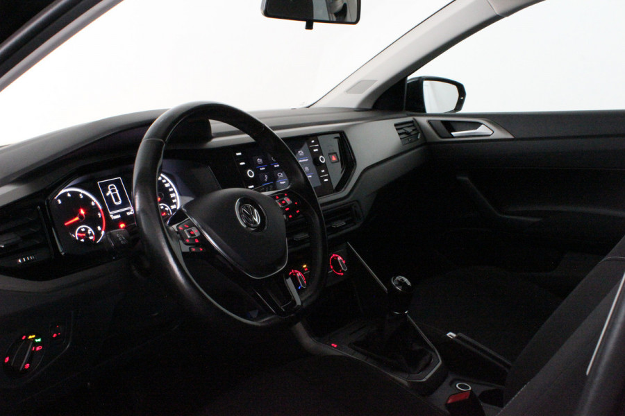 Volkswagen Polo 1.0 MPI Comfortline > Cruise control/Carplay/Getint glas/18inch/all season banden