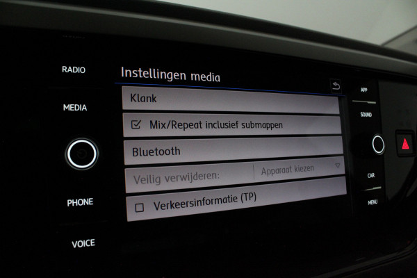 Volkswagen Polo 1.0 MPI Comfortline > Cruise control/Carplay/Getint glas/18inch/all season banden
