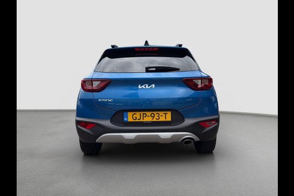 Kia Stonic 1.0 T-GDi MHEV DynamicPlusLine Automaat | Camera | LMV | Cruise | Navi | LED | Stoel- en Stuurverwarming | Privacy Glass | Apple Carplay & Android Auto | Kia Stonic 1.0 T-GDi MHEV DynamicPlusLine Automaat | Camera | LMV | Cruise | Navi | LED | Stoel- en Stuurverwarming | Privacy Glass | Apple Carplay & Android Auto |