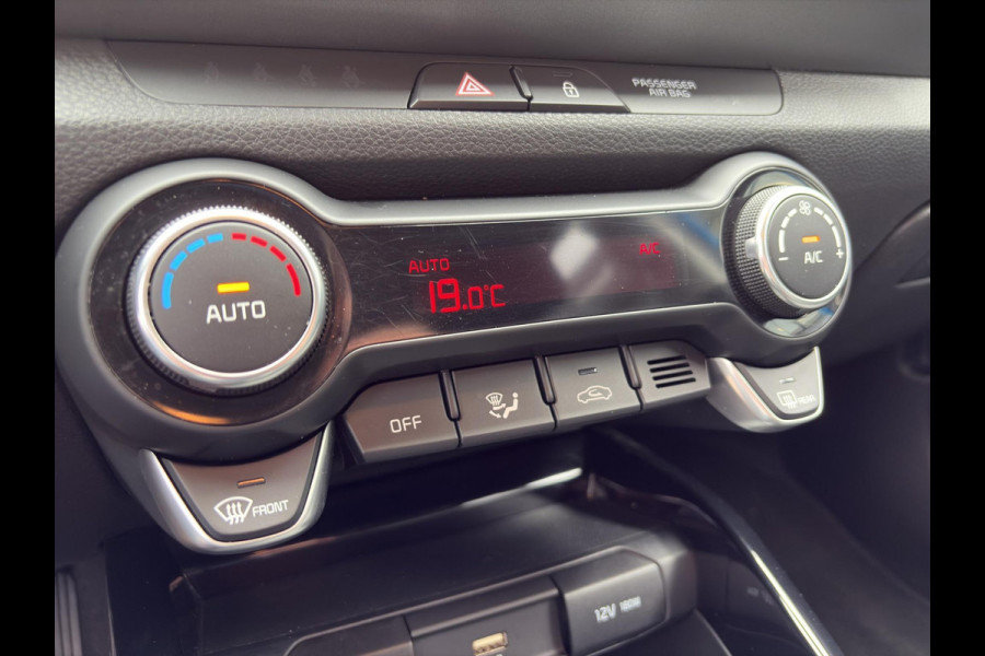 Kia Stonic 1.0 T-GDi MHEV DynamicPlusLine Automaat | Camera | LMV | Cruise | Navi | LED | Stoel- en Stuurverwarming | Privacy Glass | Apple Carplay & Android Auto | Kia Stonic 1.0 T-GDi MHEV DynamicPlusLine Automaat | Camera | LMV | Cruise | Navi | LED | Stoel- en Stuurverwarming | Privacy Glass | Apple Carplay & Android Auto |